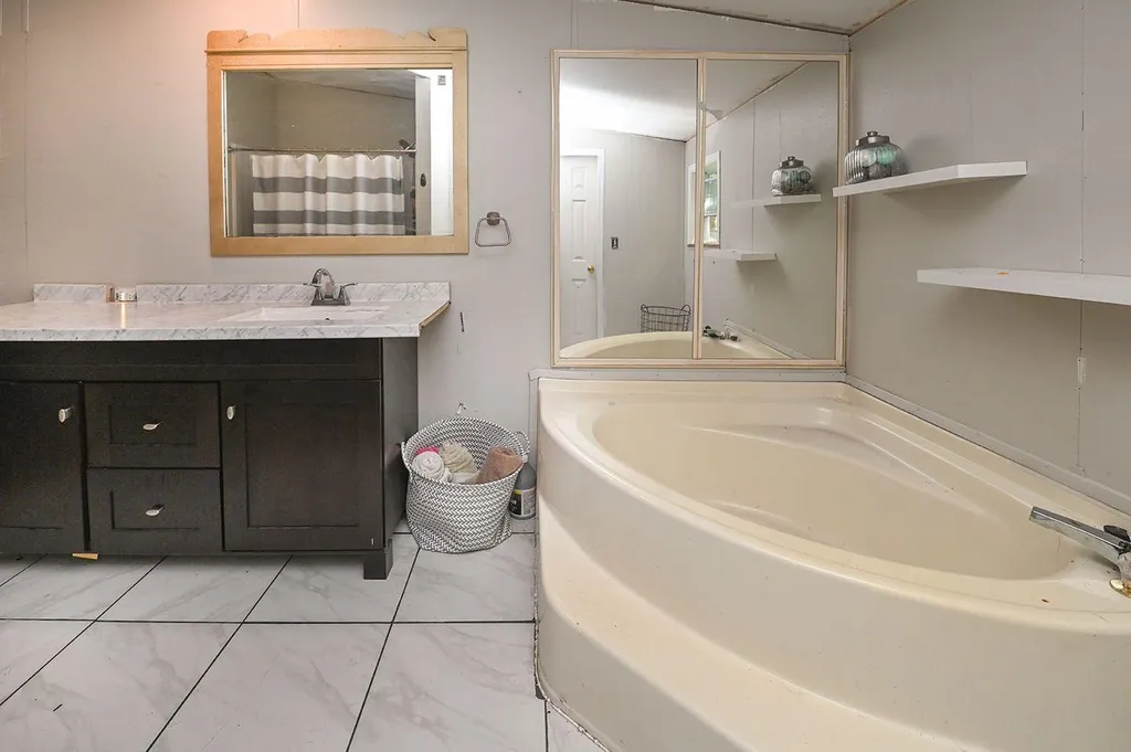 60 Marshall Road Kingston NH 03848