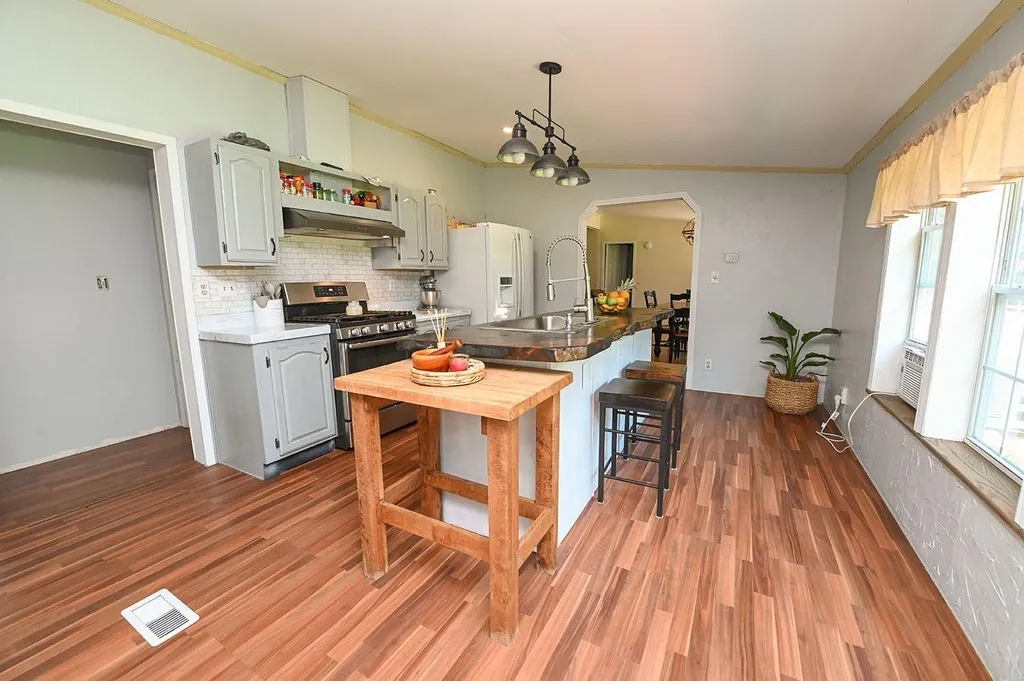 60 Marshall Road Kingston NH 03848