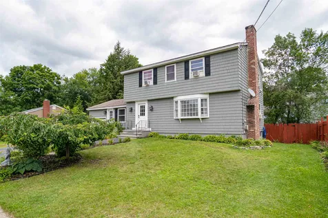 8 Glendale Drive Nashua NH 03064