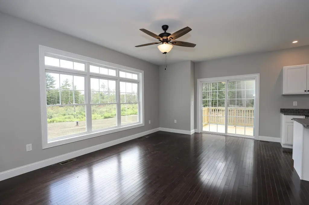 82b Prescott Road Raymond NH 03077