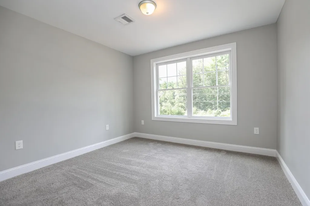 82b Prescott Road Raymond NH 03077