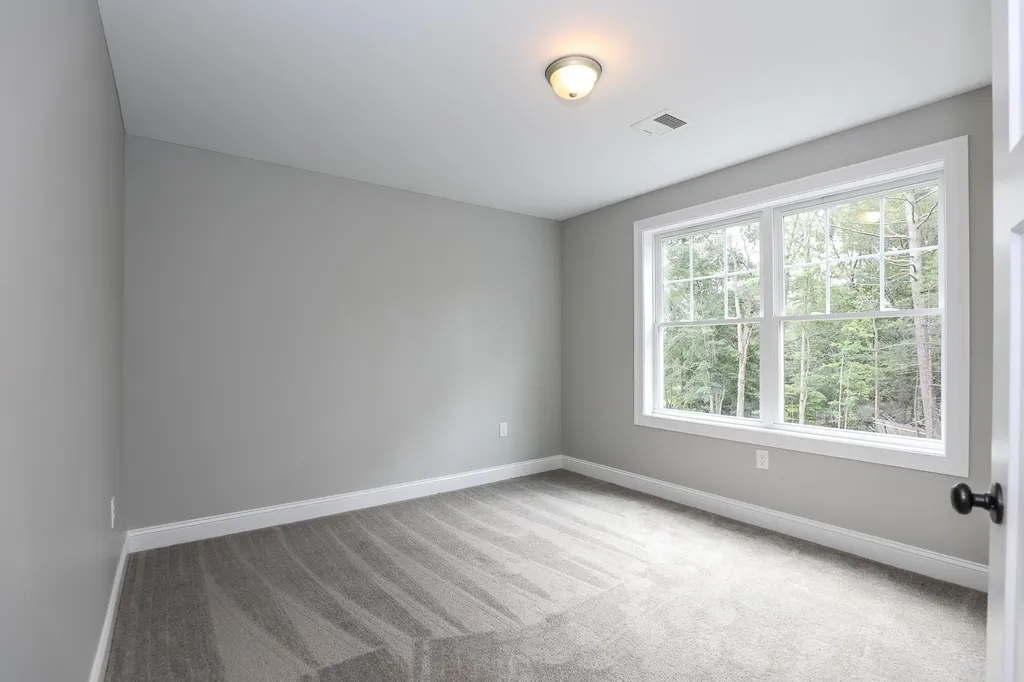 82b Prescott Road Raymond NH 03077