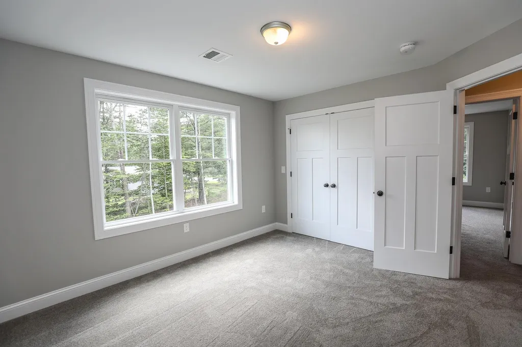 82b Prescott Road Raymond NH 03077