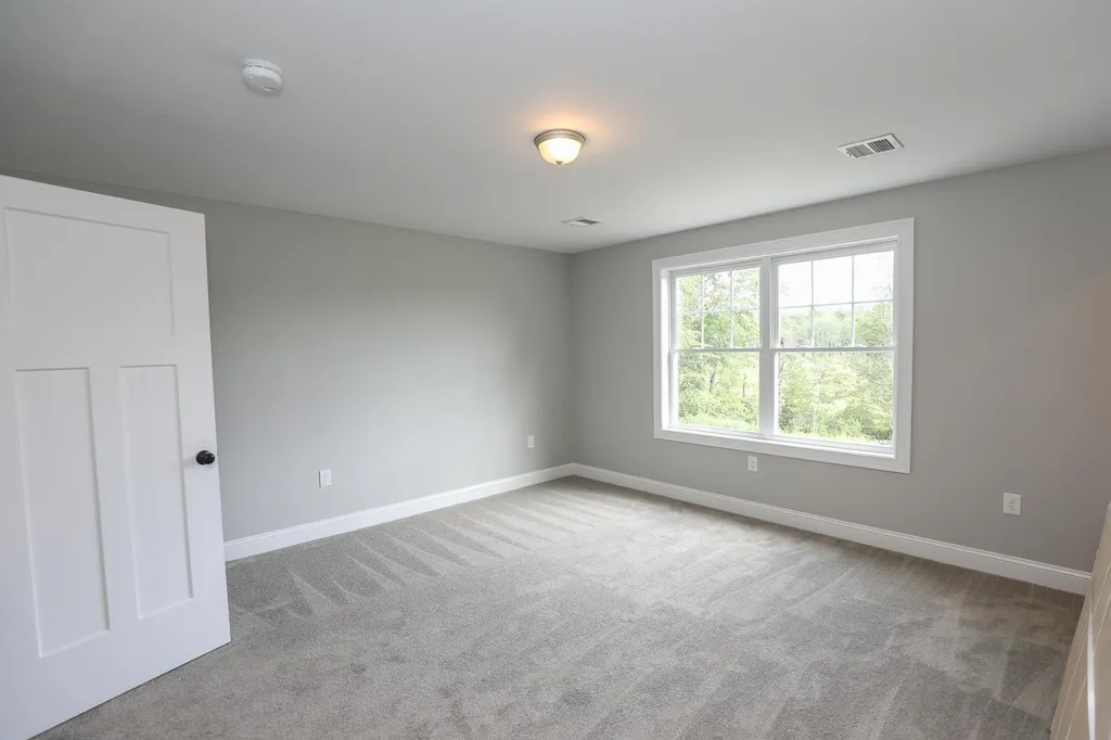 82b Prescott Road Raymond NH 03077
