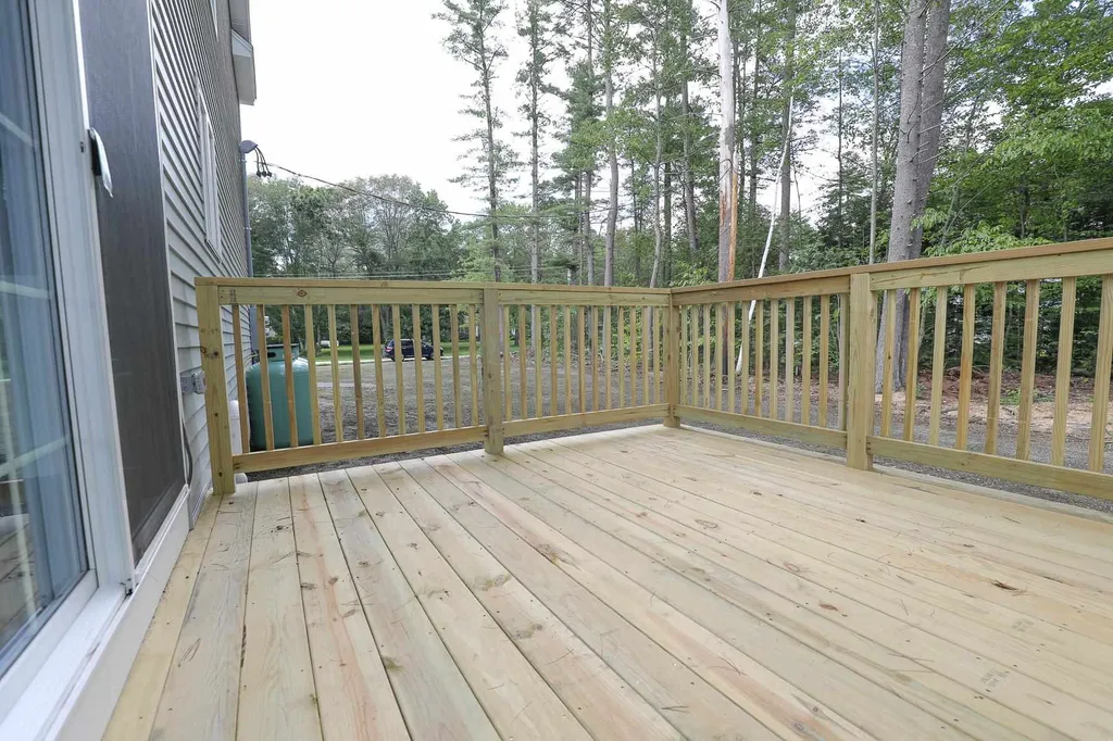 82b Prescott Road Raymond NH 03077