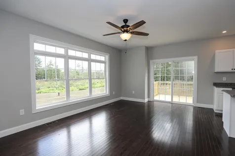 82b Prescott Road Raymond NH 03077