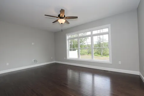 82b Prescott Road Raymond NH 03077