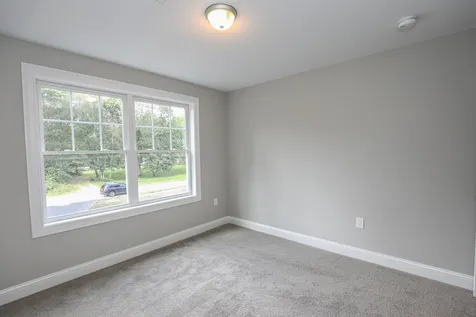 82b Prescott Road Raymond NH 03077