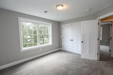 82b Prescott Road Raymond NH 03077