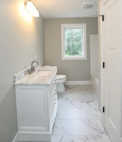 82b Prescott Road Raymond NH 03077