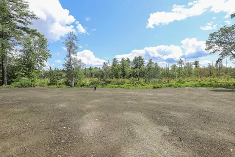 82b Prescott Road Raymond NH 03077