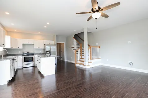 82b Prescott Road Raymond NH 03077