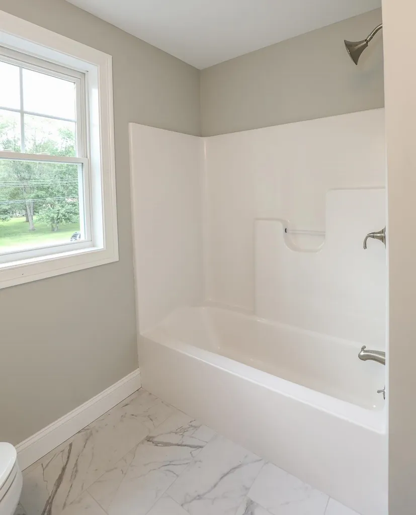 82a Prescott Road Raymond NH 03077