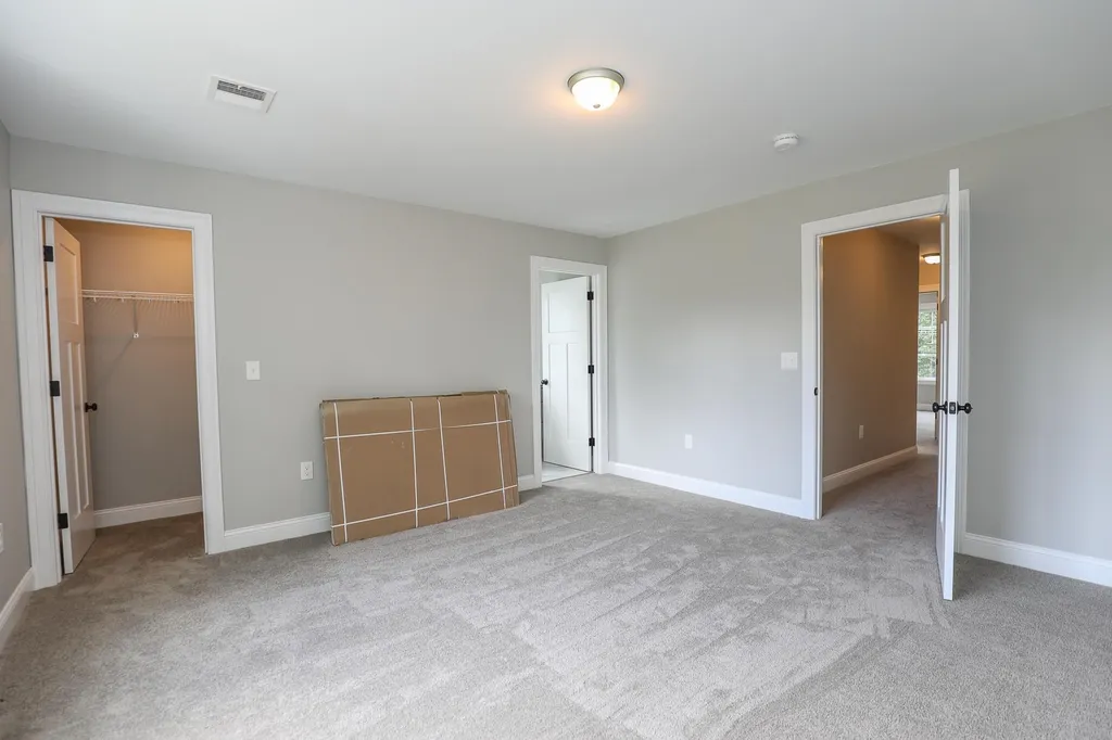 82a Prescott Road Raymond NH 03077