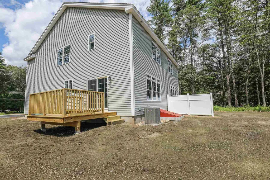 82a Prescott Road Raymond NH 03077