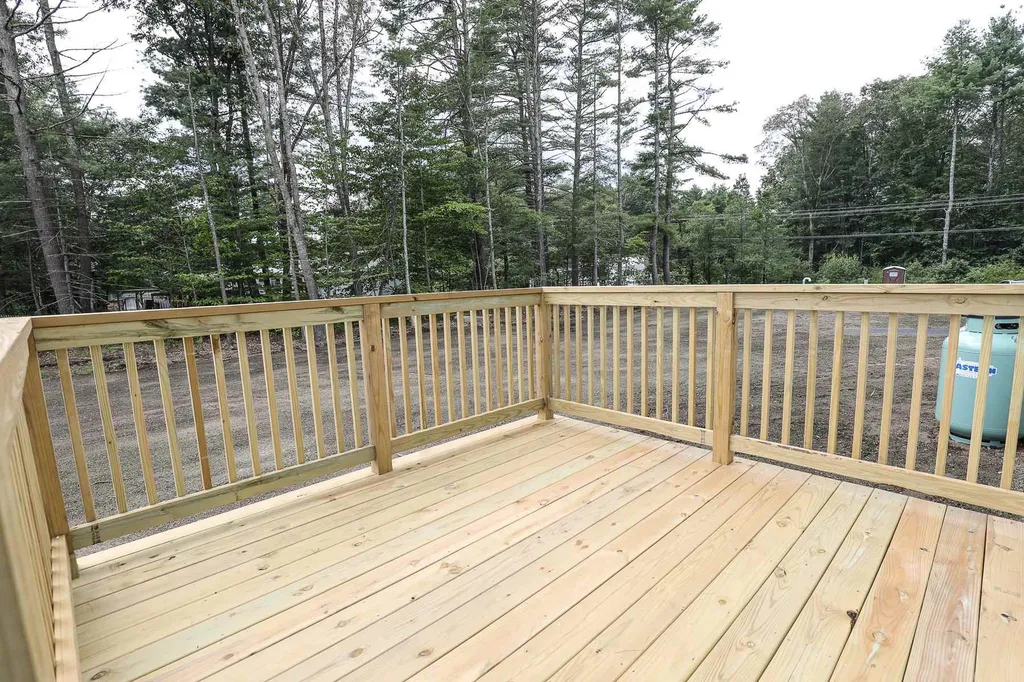 82a Prescott Road Raymond NH 03077