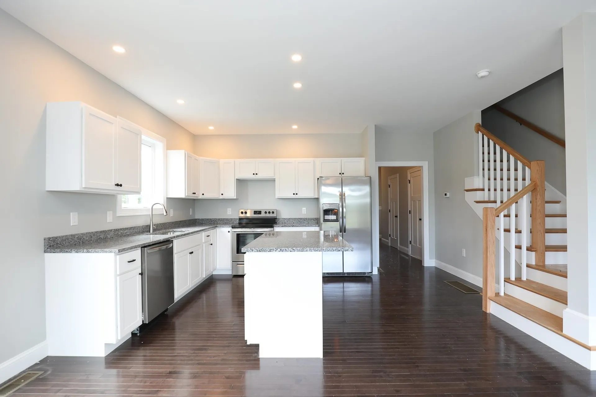 82a Prescott Road Raymond NH 03077