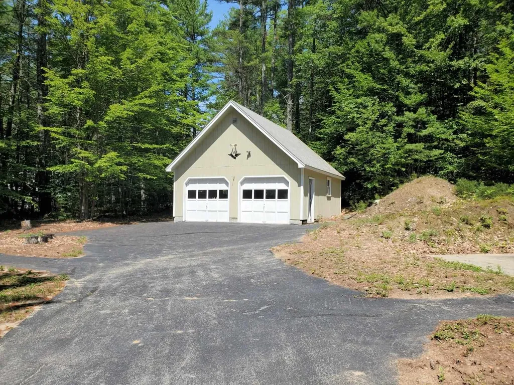 75 Champion Hill Road Effingham NH 03882