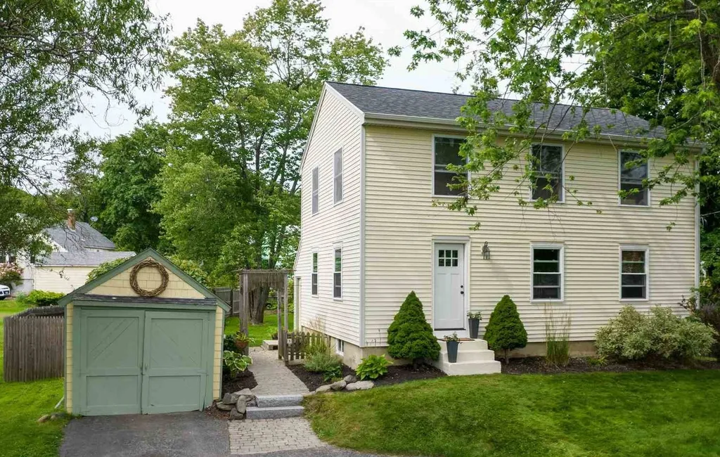 8 Wood Avenue Eliot ME 03903