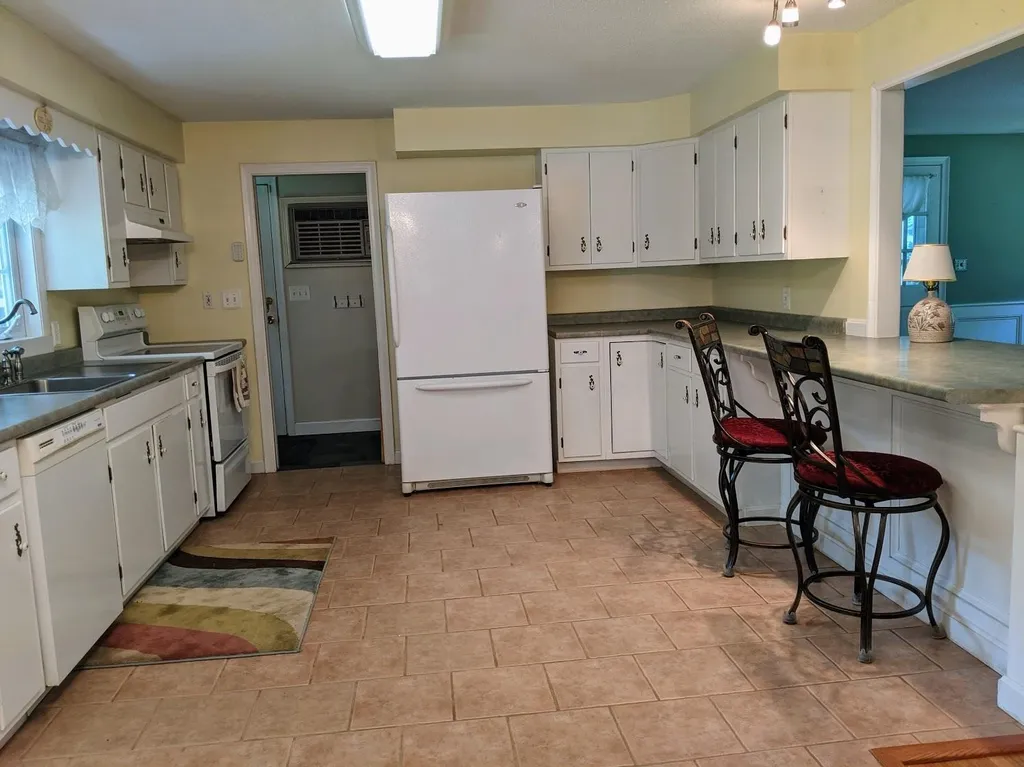 23 Rocky Point Drive Bow NH 03304