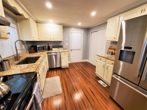 72 Zachary Drive Hooksett NH 03106
