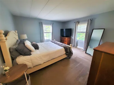 72 Zachary Drive Hooksett NH 03106