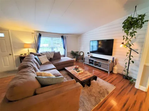72 Zachary Drive Hooksett NH 03106