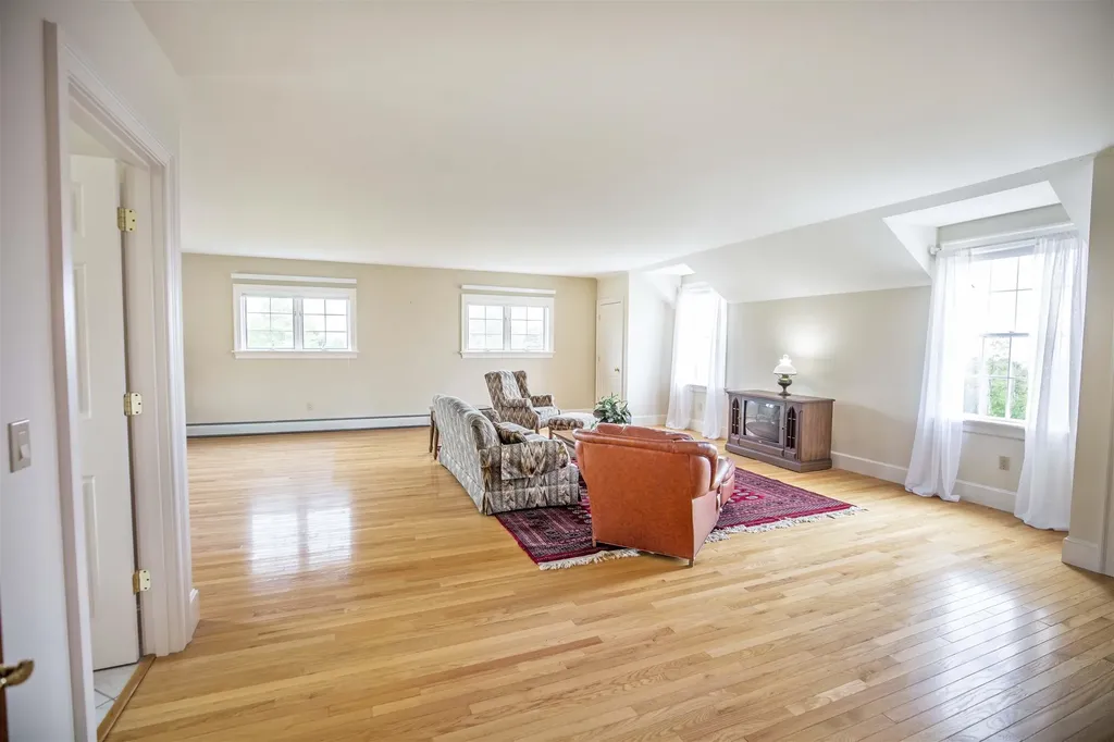 120 Baldwin Hill Road Lyndeborough NH 03082