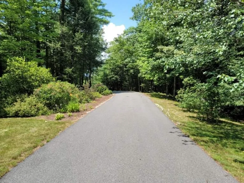 88 Coleman Road Auburn NH 03032
