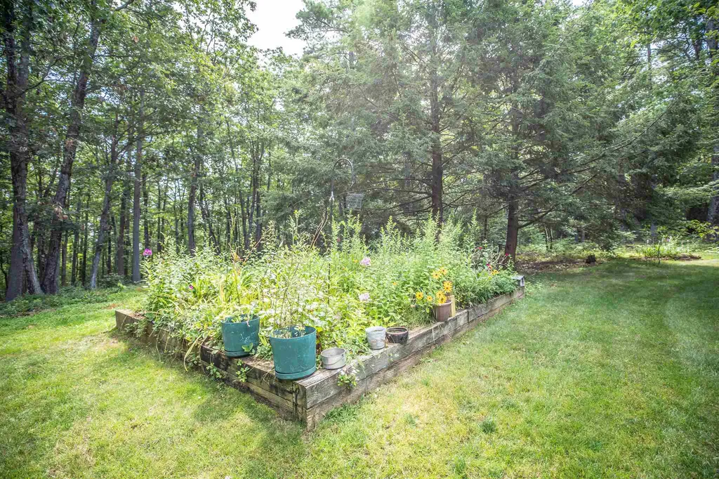 88 Coleman Road Auburn NH 03032