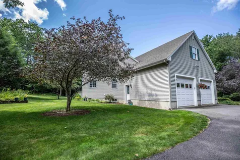 88 Coleman Road Auburn NH 03032