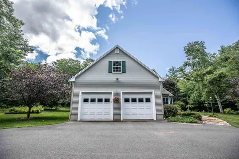 88 Coleman Road Auburn NH 03032