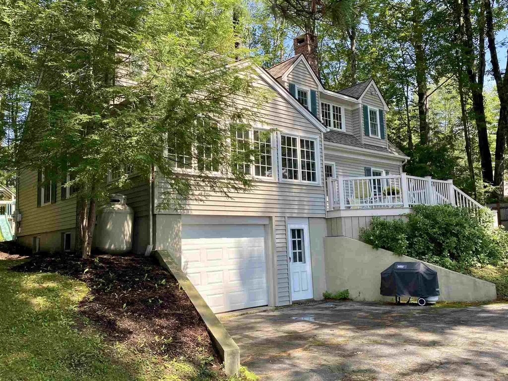11 Mirror Lake Drive Tuftonboro NH 03853