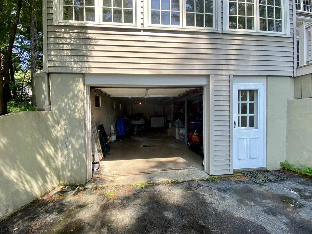 11 Mirror Lake Drive Tuftonboro NH 03853