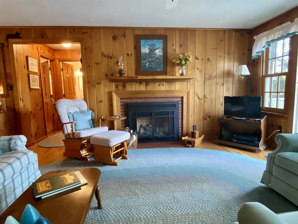 11 Mirror Lake Drive Tuftonboro NH 03853