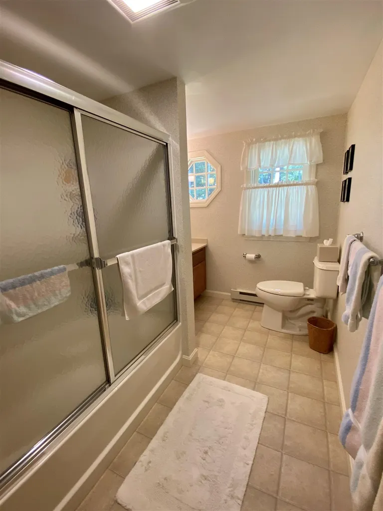 11 Mirror Lake Drive Tuftonboro NH 03853