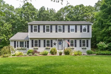 5 Arrowhead Drive Bow NH 03304