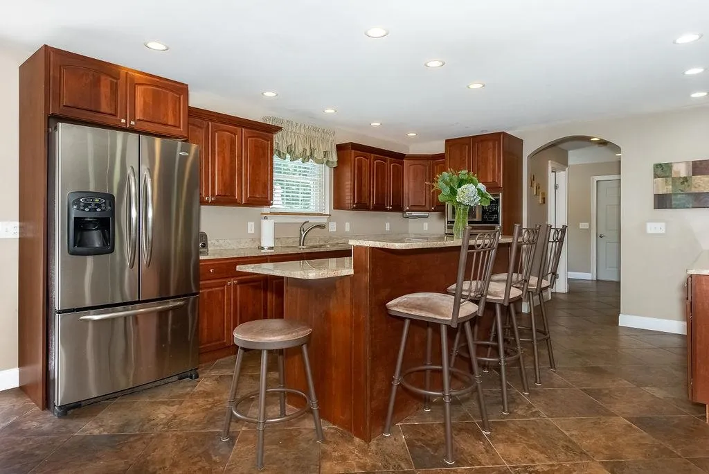 8 Linwood Lane Stratham NH 03885