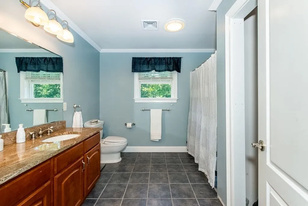 8 Linwood Lane Stratham NH 03885