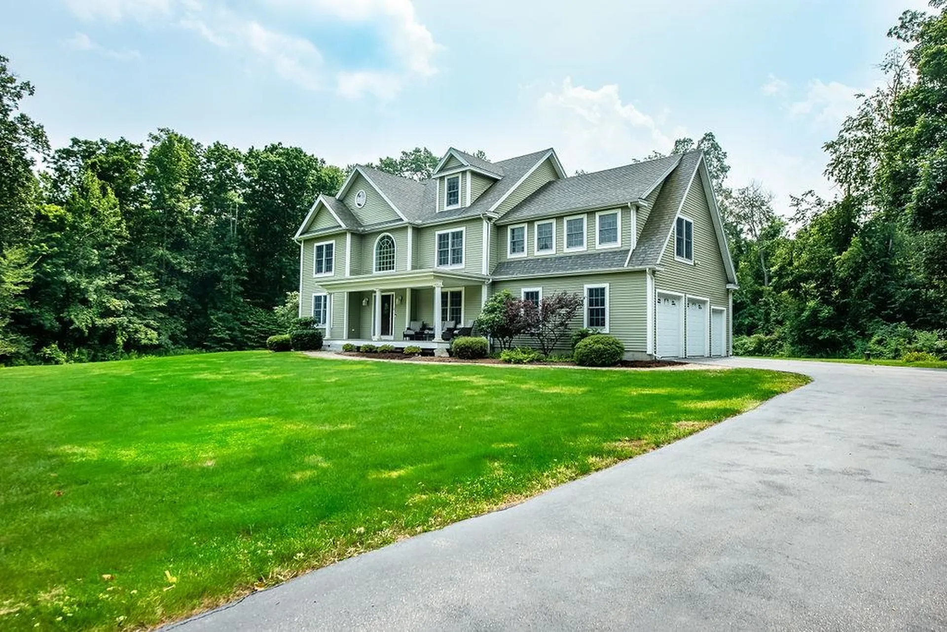 8 Linwood Lane Stratham NH 03885