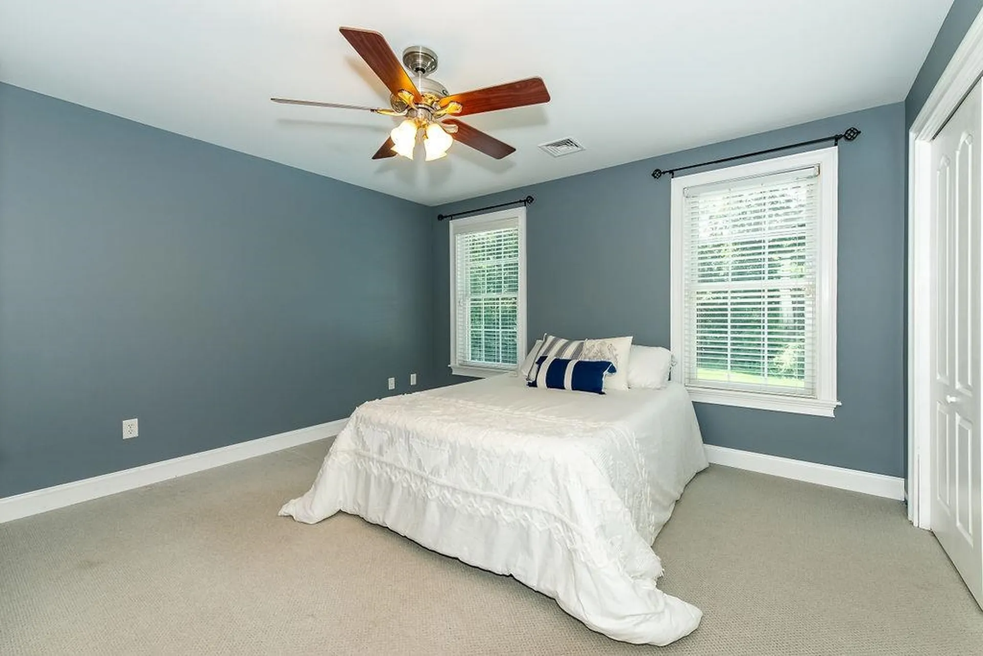 8 Linwood Lane Stratham NH 03885