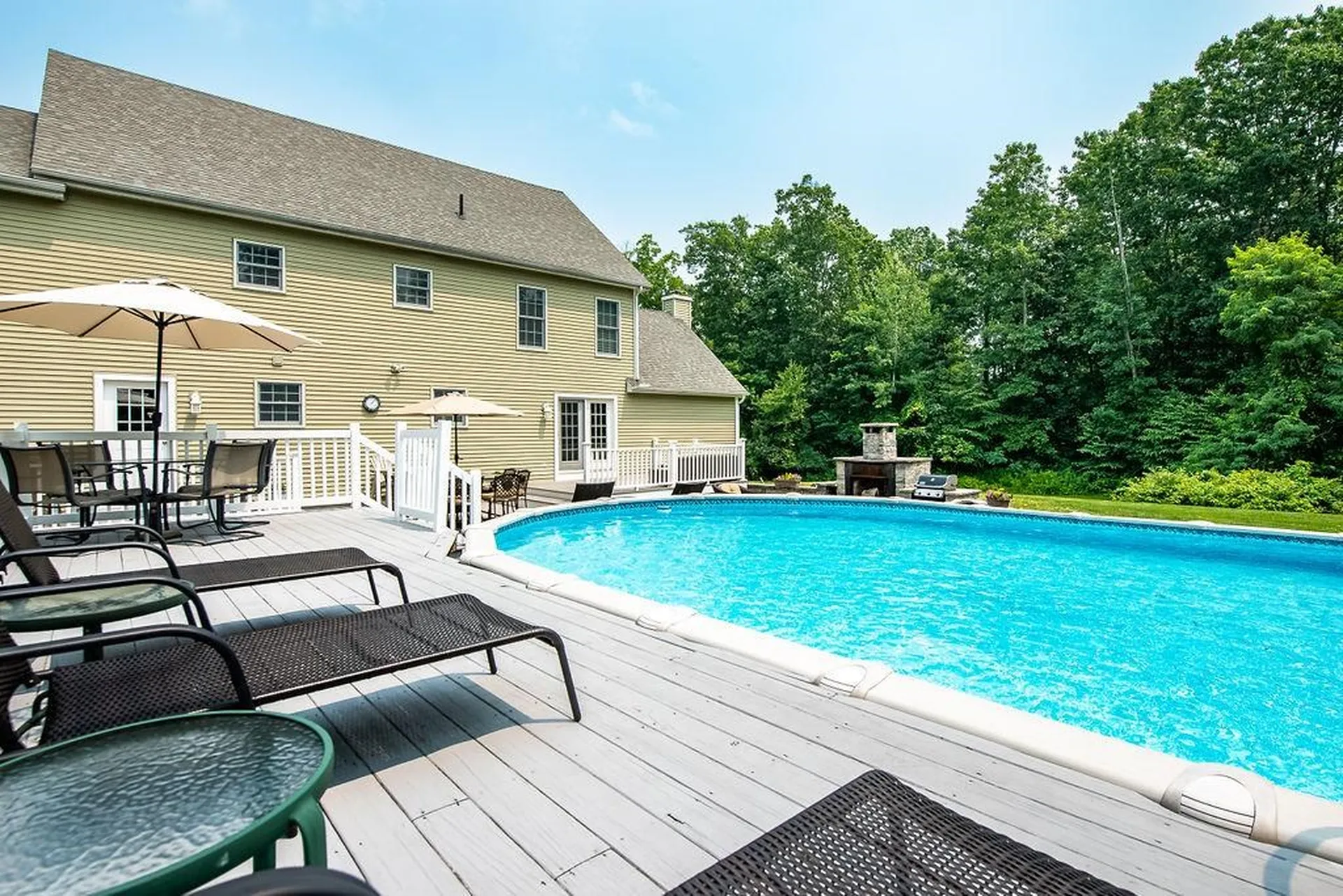 8 Linwood Lane Stratham NH 03885