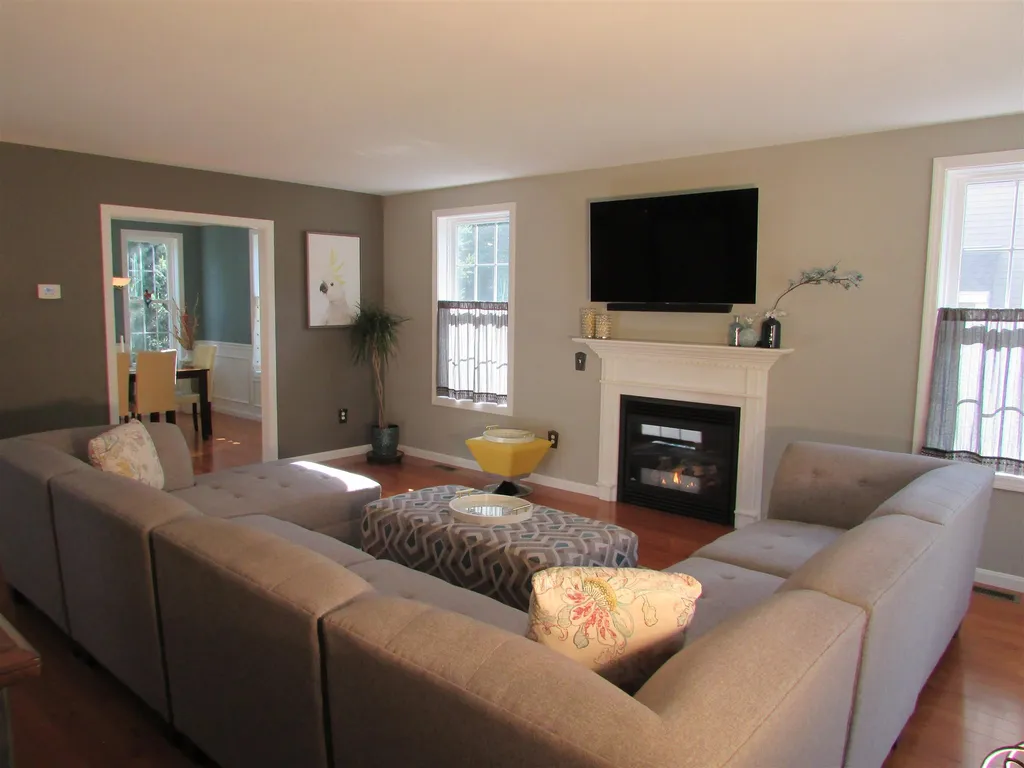 22 Melody Terrace Dover NH 03820-4713