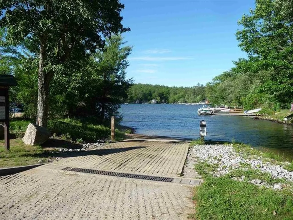 82 Thompson Park Franklin NH 03235