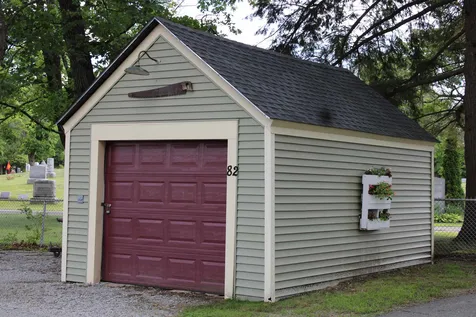 82 Thompson Park Franklin NH 03235