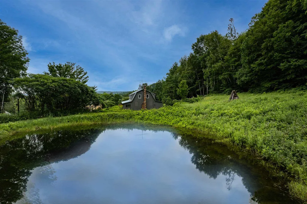 49 Best Road Hartland VT 05048