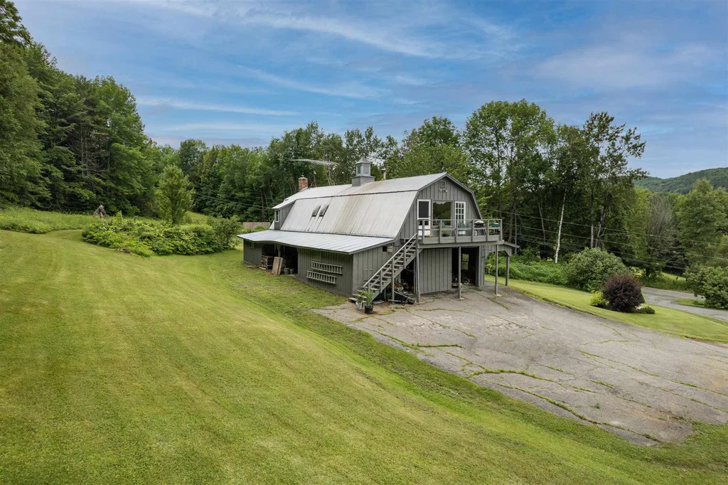 49 Best Road Hartland VT 05048