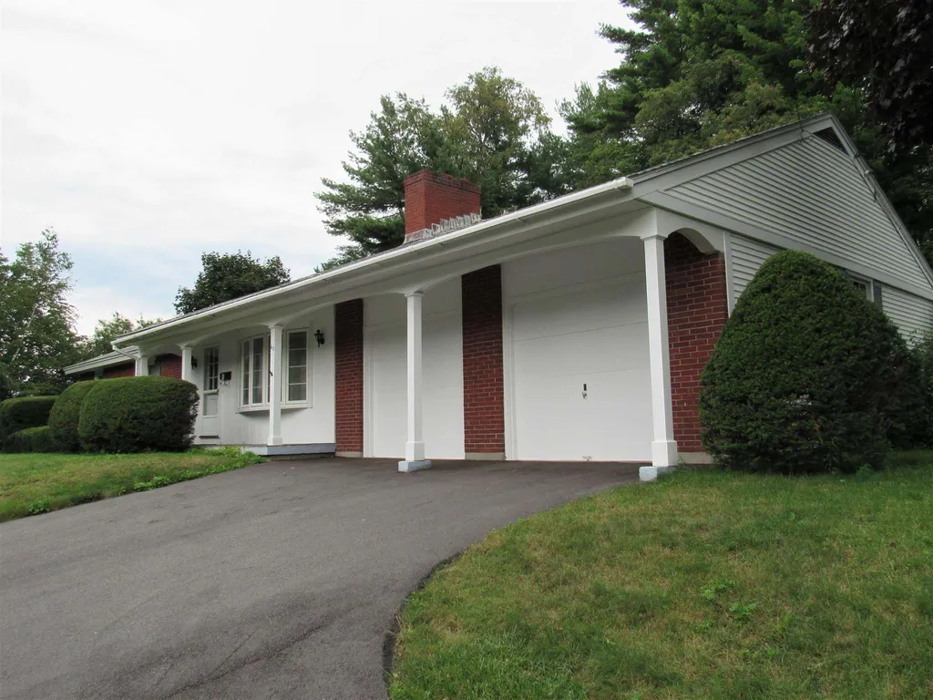 60 Ridge Avenue Claremont NH 03743