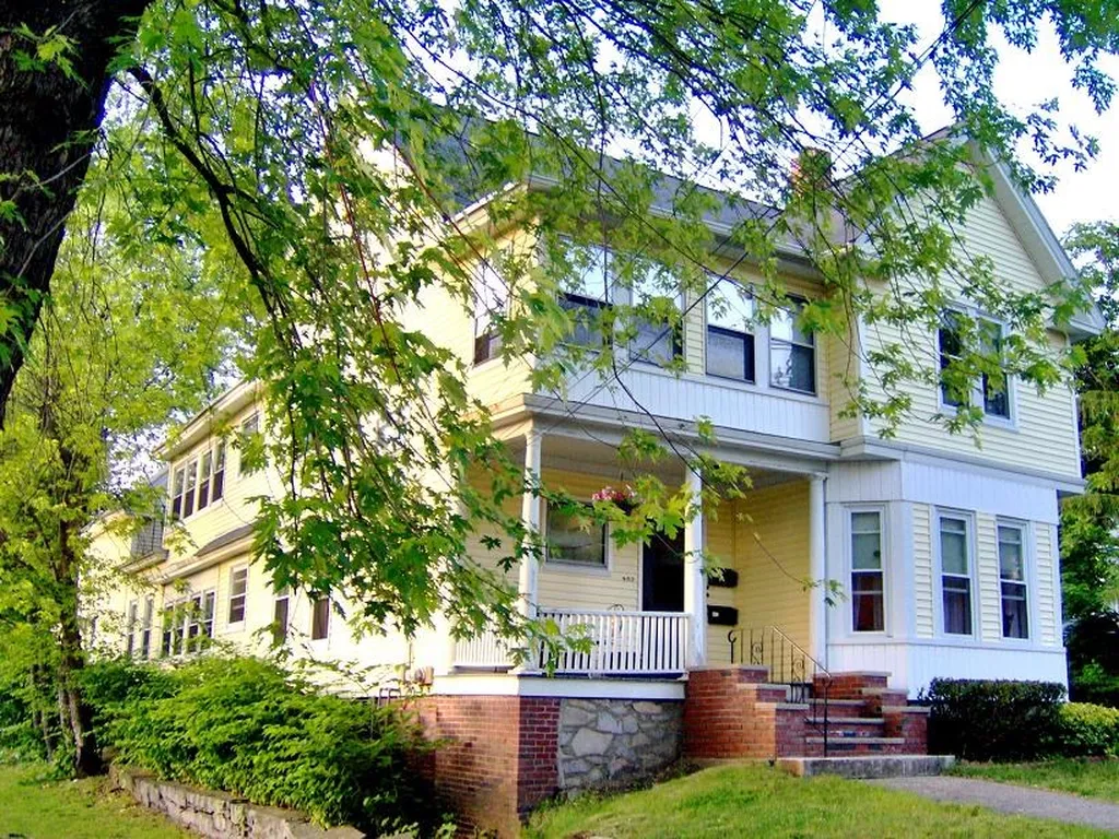 352 Lowell Street Manchester NH 03104