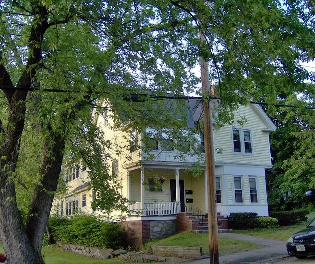 352 Lowell Street Manchester NH 03104